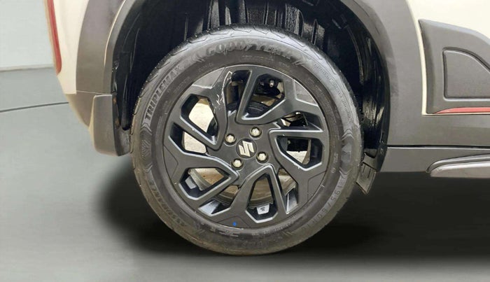 2023 Maruti FRONX DELTA PLUS 1.2L AGS, Petrol, Automatic, 15,501 km, Right Rear Wheel