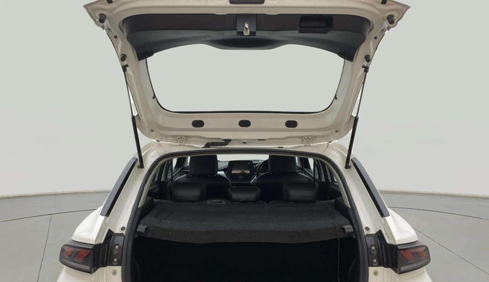 2023 Maruti FRONX DELTA PLUS 1.2L AGS, Petrol, Automatic, 15,501 km, Boot Door Open