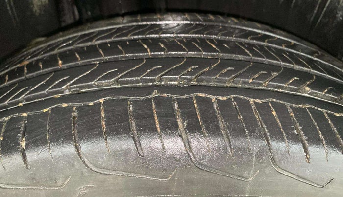 2023 Maruti FRONX DELTA PLUS 1.2L AGS, Petrol, Automatic, 15,501 km, Right Rear Tyre Tread