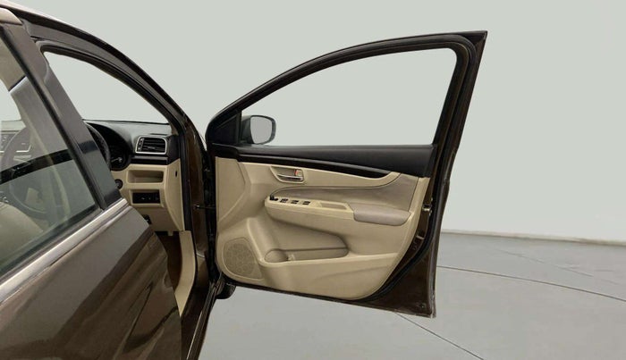 2015 Maruti Ciaz ZXI+, Petrol, Manual, 65,809 km, RHS Front Door