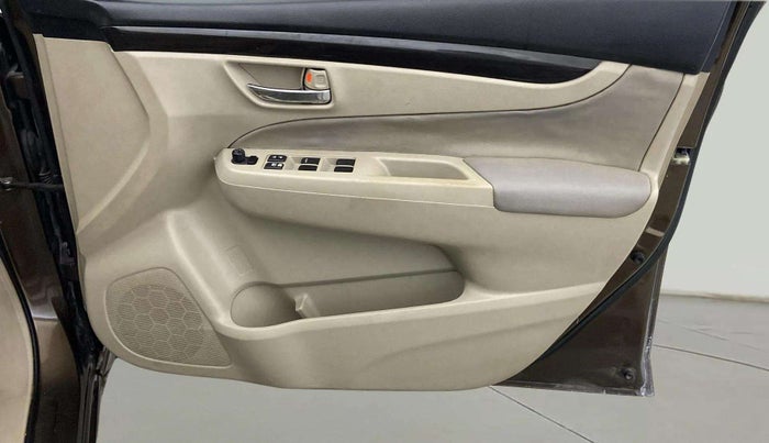 2015 Maruti Ciaz ZXI+, Petrol, Manual, 65,809 km, Driver Side Door Panels Control