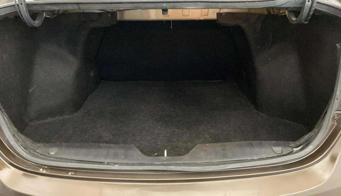 2015 Maruti Ciaz ZXI+, Petrol, Manual, 65,809 km, Boot Inside