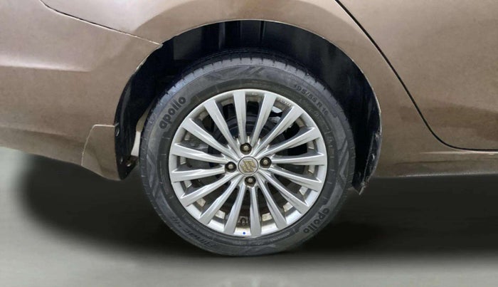 2015 Maruti Ciaz ZXI+, Petrol, Manual, 65,809 km, Right Rear Wheel