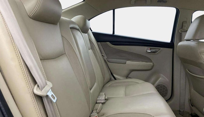 2015 Maruti Ciaz ZXI+, Petrol, Manual, 65,809 km, Right Side Rear Door Cabin