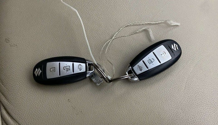 2015 Maruti Ciaz ZXI+, Petrol, Manual, 65,809 km, Key Close Up