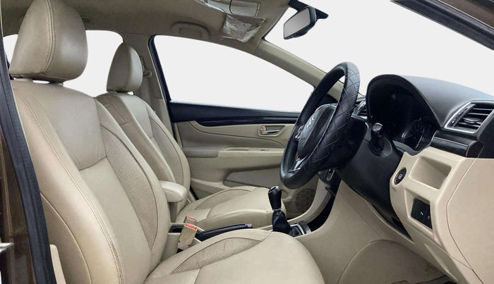 2015 Maruti Ciaz ZXI+, Petrol, Manual, 65,809 km, Right Side Front Door Cabin