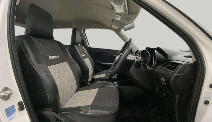 2021 Maruti Swift ZXI, Petrol, Manual, 32,870 km, Right Side Front Door Cabin