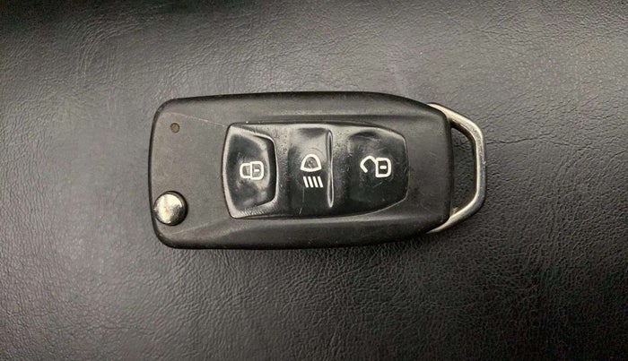2019 Tata NEXON XM PETROL, Petrol, Manual, 96,254 km, Key Close Up