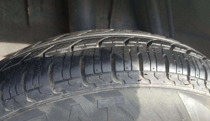 2016 Renault Kwid RXT 0.8, Petrol, Manual, 45,902 km, Right Rear Tyre Tread