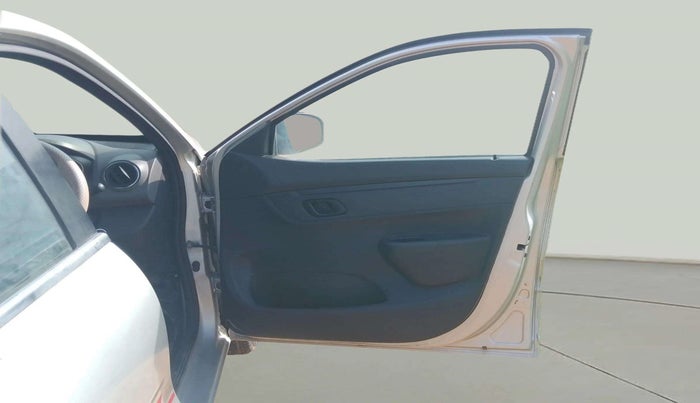 2016 Renault Kwid RXT 0.8, Petrol, Manual, 45,902 km, RHS Front Door
