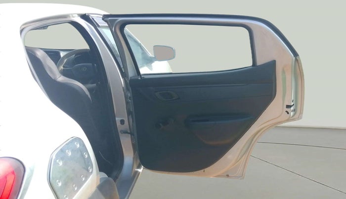 2016 Renault Kwid RXT 0.8, Petrol, Manual, 45,902 km, RHS Rear Door