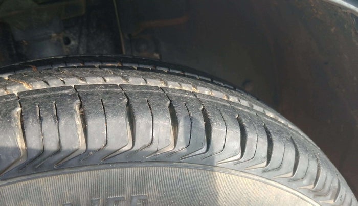 2016 Renault Kwid RXT 0.8, Petrol, Manual, 45,902 km, Right Front Tyre Tread