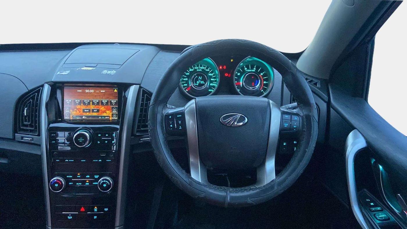 2021 Mahindra XUV500 W9, Diesel, Manual, 82,915 km, Steering Wheel Close Up