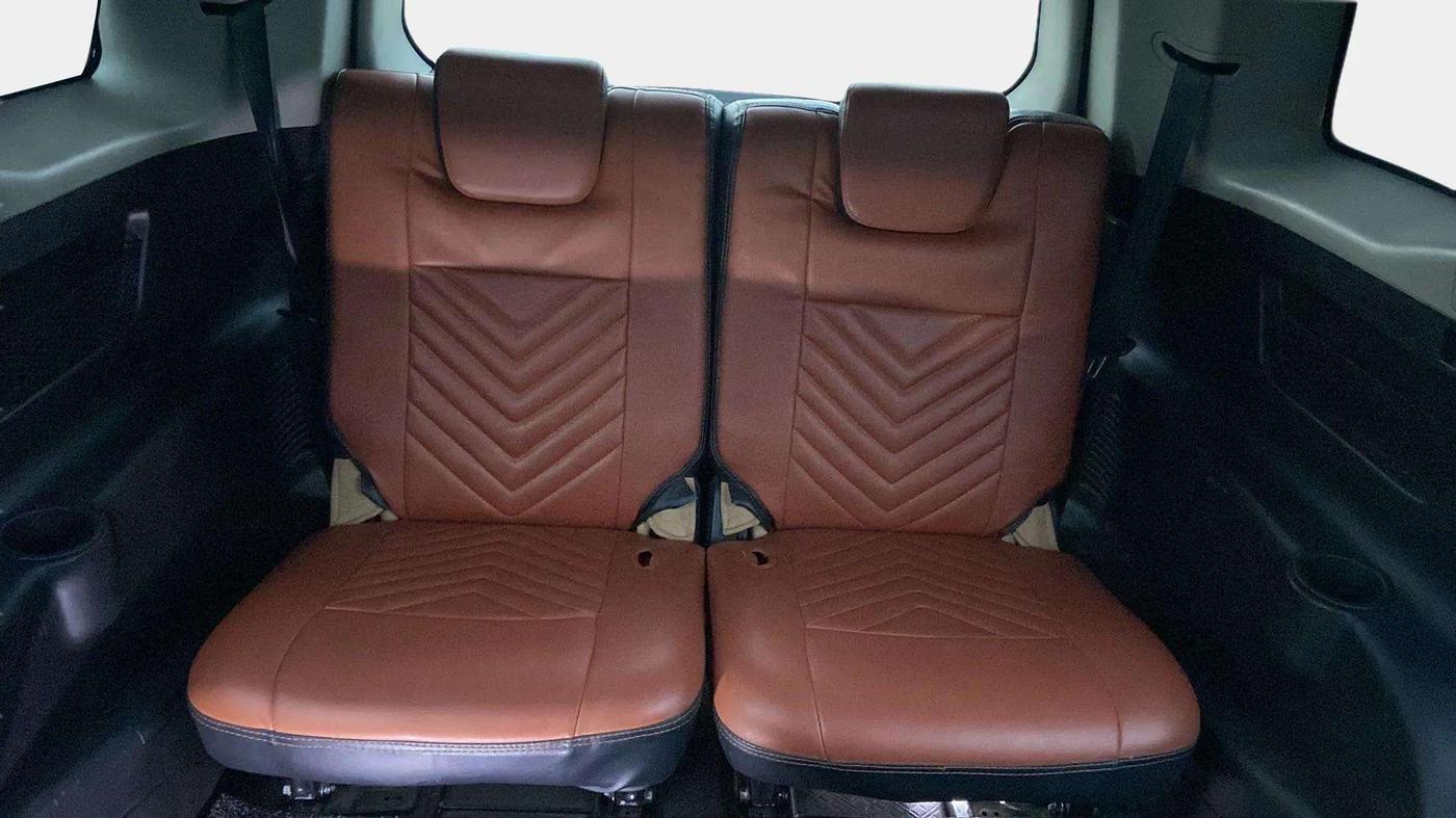 2021 Mahindra XUV500 W9, Diesel, Manual, 82,915 km, Third Seat Row ( optional )