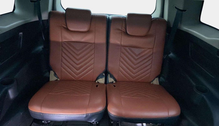2021 Mahindra XUV500 W9, Diesel, Manual, 82,760 km, Third Seat Row ( optional )
