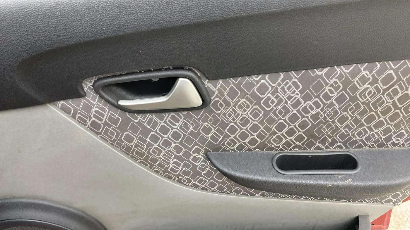 2019 Maruti Alto 800 VXI, Petrol, Manual, 34,378 km, Driver Side Door Panels Control