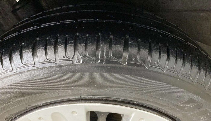 2016 Honda Amaze 1.2L I-VTEC SX, Petrol, Manual, 87,034 km, Left Front Tyre Tread