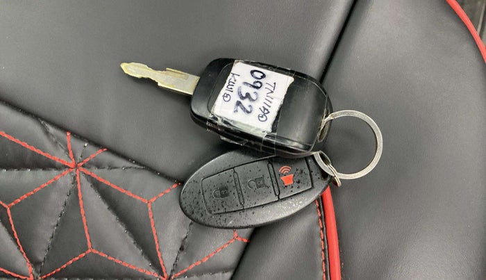 2017 Renault Kwid RXL, Petrol, Manual, 3,131 km, Key Close Up