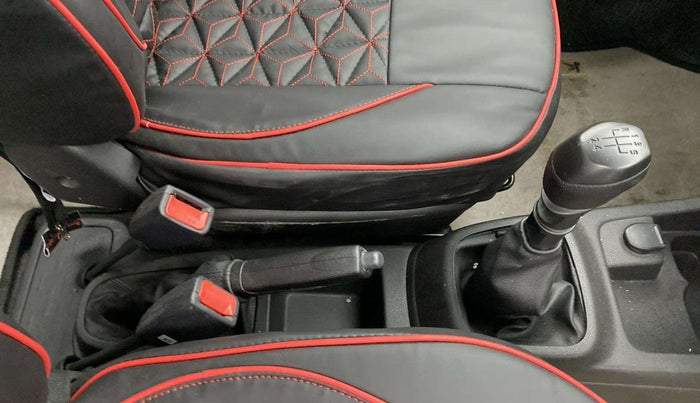 2017 Renault Kwid RXL, Petrol, Manual, 3,131 km, Gear Lever