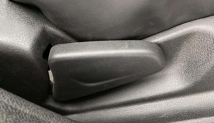 2017 Renault Kwid RXL, Petrol, Manual, 3,131 km, Driver Side Adjustment Panel