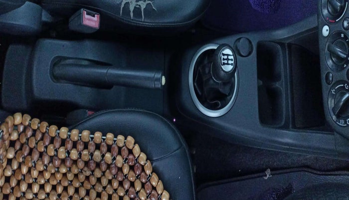 2011 Maruti Swift Dzire VDI, Diesel, Manual, 1,70,000 km, Gear Lever