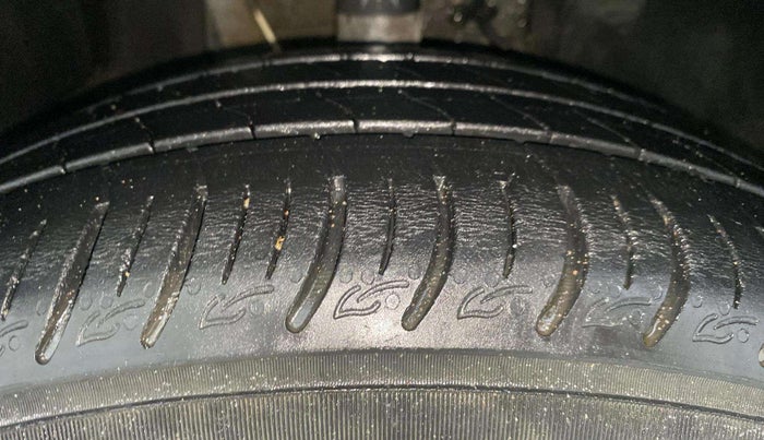 2021 Tata ALTROZ XZ PETROL, Petrol, Manual, 36,832 km, Right Front Tyre Tread