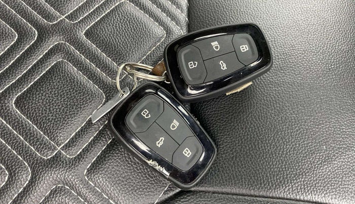 2021 Tata ALTROZ XZ PETROL, Petrol, Manual, 36,832 km, Key Close Up