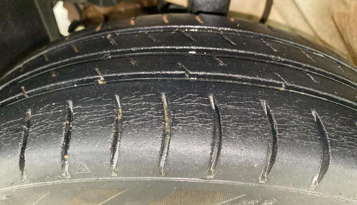 2015 Datsun Go T, Petrol, Manual, 59,526 km, Left Front Tyre Tread