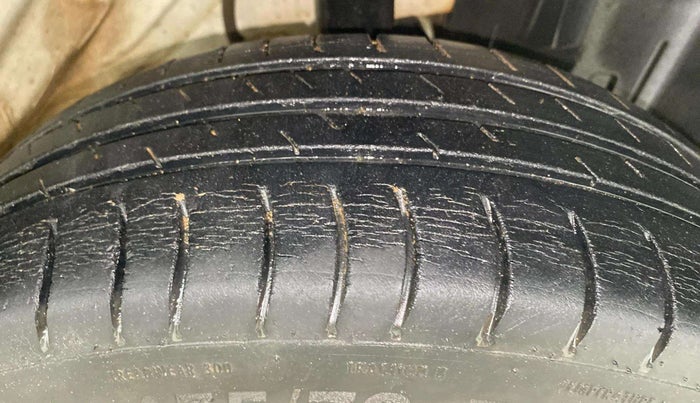 2015 Datsun Go T, Petrol, Manual, 59,526 km, Right Front Tyre Tread