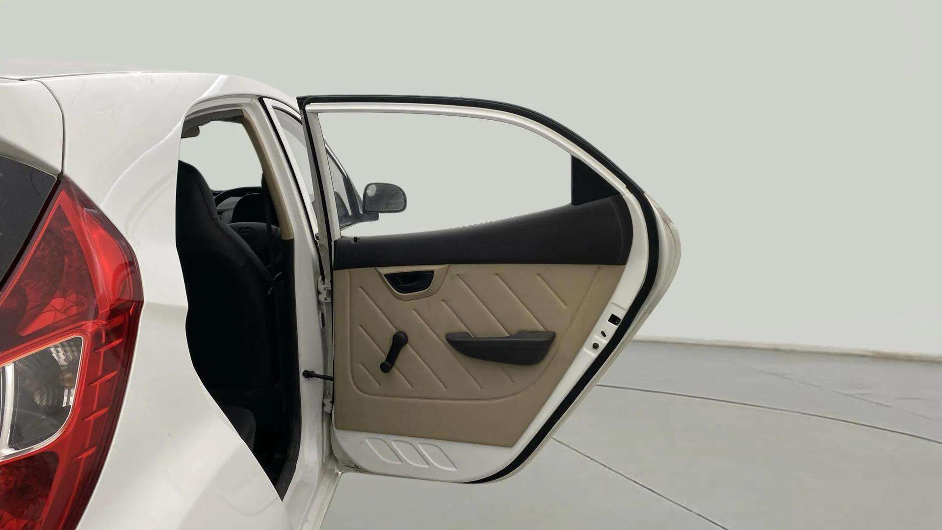 RHS-Rear-Door-Open-33