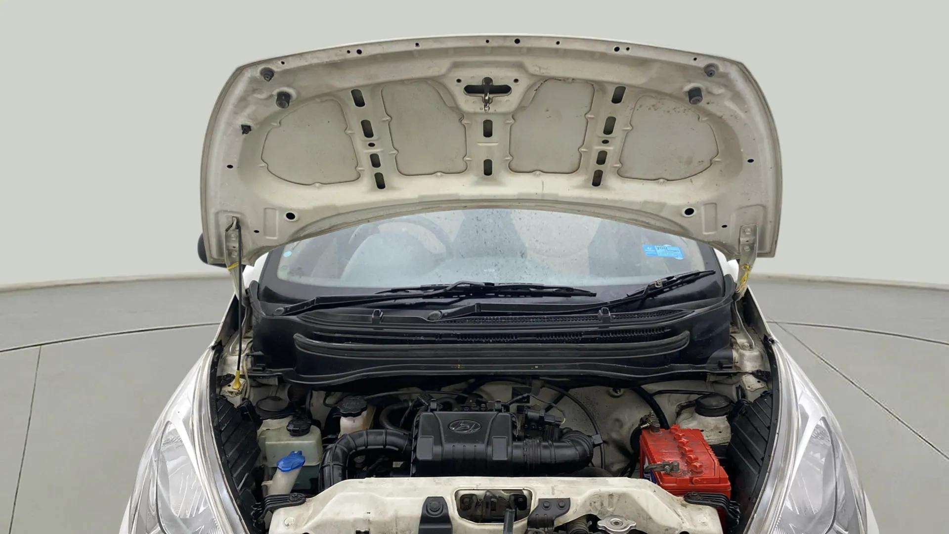 Engine-Full-View-With-Bonnet-Open-13