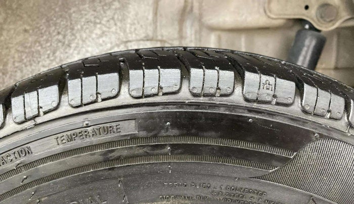 2015 Maruti Wagon R 1.0 LXI CNG, CNG, Manual, 1,24,620 km, Left Rear Tyre Tread