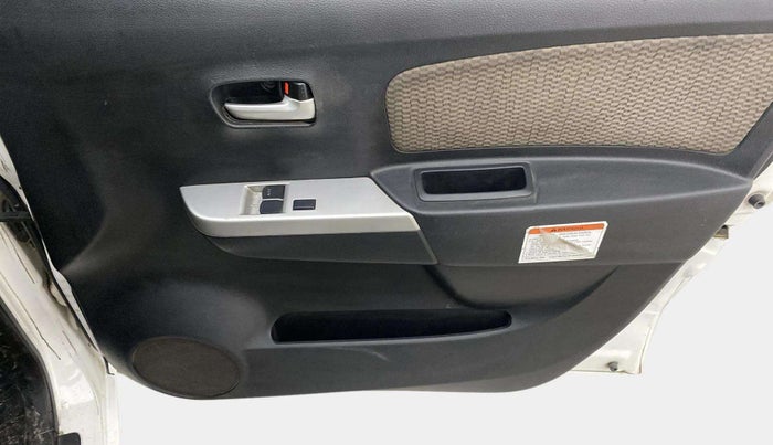 2015 Maruti Wagon R 1.0 LXI CNG, CNG, Manual, 1,24,620 km, Driver Side Door Panels Control