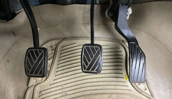 2014 Maruti Ertiga VXI CNG, CNG, Manual, 91,469 km, Pedals