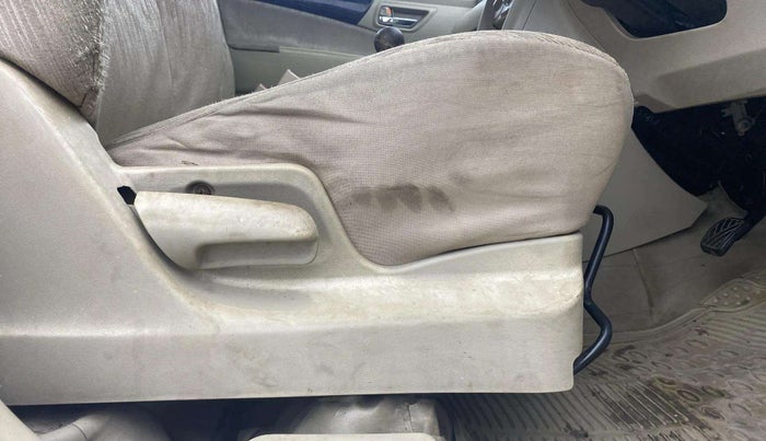 2014 Maruti Ertiga VXI CNG, CNG, Manual, 91,469 km, Driver Side Adjustment Panel