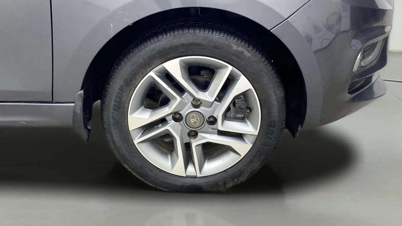 2022 Tata TIGOR XZ PLUS PETROL, Petrol, Manual, 12,394 km, Right Front Wheel