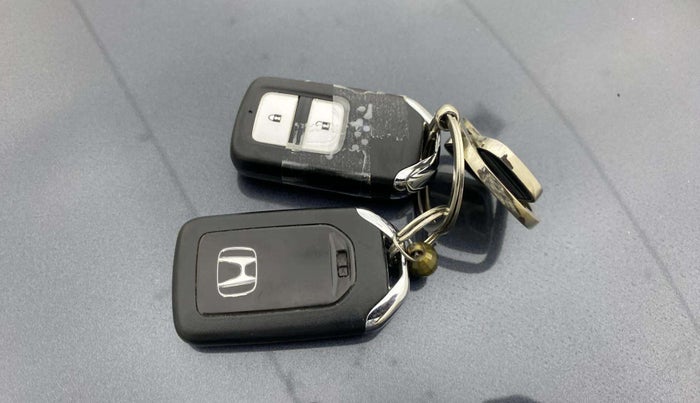 2022 Honda WR-V 1.2L I-VTEC VX MT, Petrol, Manual, 32,951 km, Key Close Up