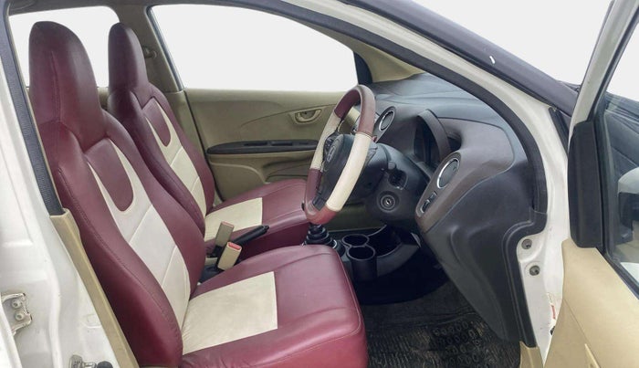 2013 Honda Amaze 1.2L I-VTEC S, CNG, Manual, 1,01,709 km, Right Side Front Door Cabin