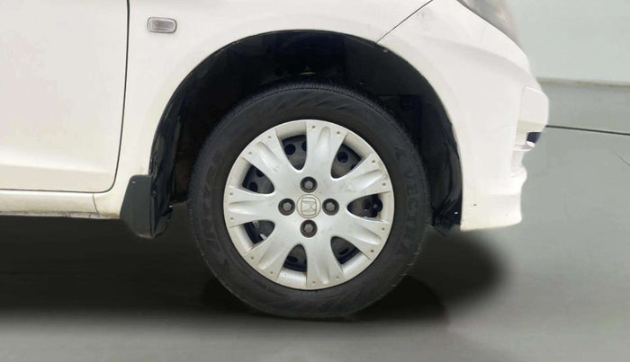 2013 Honda Amaze 1.2L I-VTEC S, CNG, Manual, 1,01,709 km, Right Front Wheel