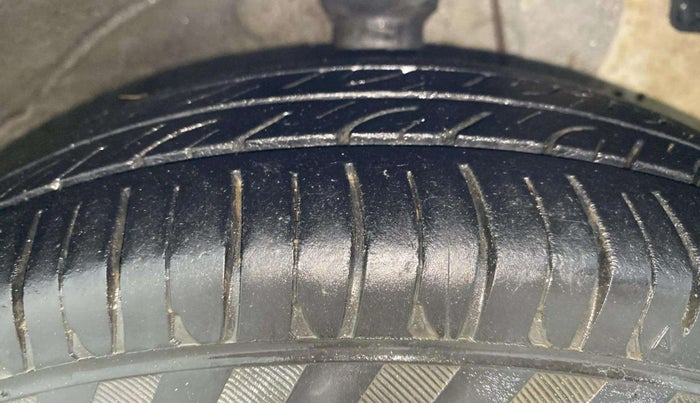 2014 Hyundai Eon D-LITE+, Petrol, Manual, 72,122 km, Right Front Tyre Tread