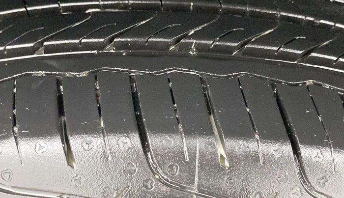 2023 Maruti FRONX ALPHA 1.0L TURBO 6 AT, Petrol, Automatic, 17,535 km, Right Rear Tyre Tread