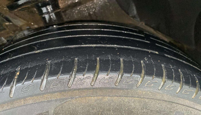 2021 Maruti Vitara Brezza LXI, Petrol, Manual, 1,14,247 km, Left Front Tyre Tread