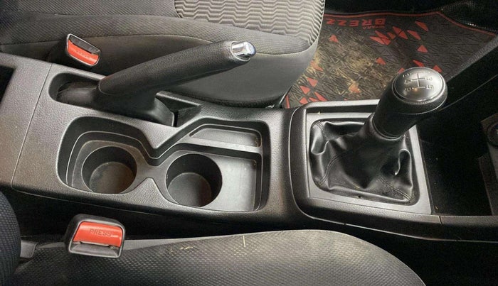 2021 Maruti Vitara Brezza LXI, Petrol, Manual, 1,14,247 km, Gear Lever
