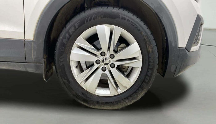 2023 Skoda KUSHAQ AMBITION 1.0L TSI MT, Petrol, Manual, 9,326 km, Right Front Wheel