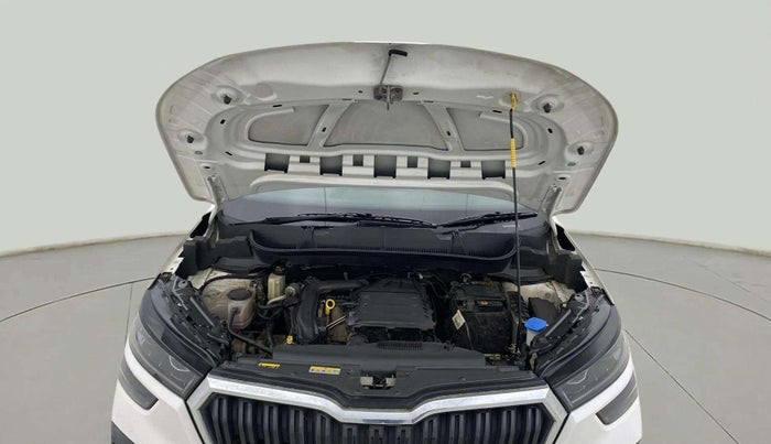 2023 Skoda KUSHAQ AMBITION 1.0L TSI MT, Petrol, Manual, 9,326 km, Open Bonet