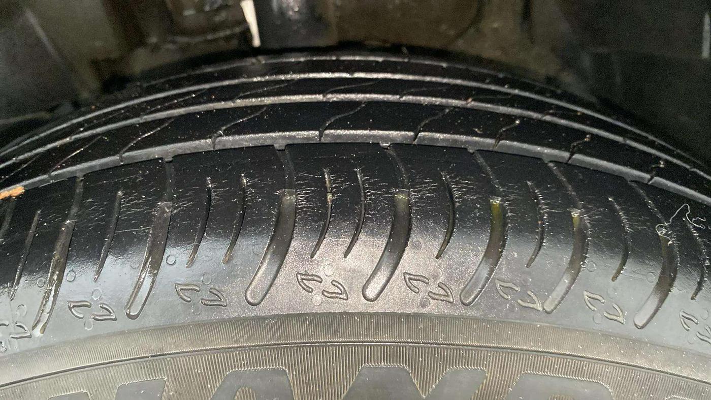2018 Tata NEXON XM PETROL, CNG, Manual, 51,842 km, Left Front Tyre Tread