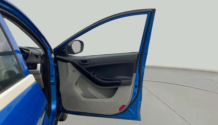 2018 Tata NEXON XM PETROL, CNG, Manual, 51,842 km, RHS Front Door