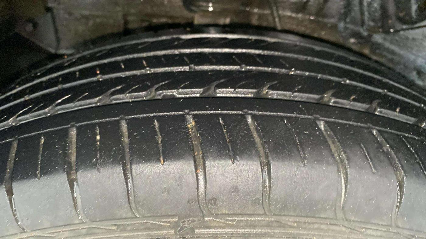 2018 Tata NEXON XM PETROL, CNG, Manual, 51,842 km, Right Rear Tyre Tread
