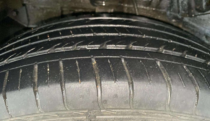 2018 Tata NEXON XM PETROL, CNG, Manual, 51,842 km, Right Rear Tyre Tread