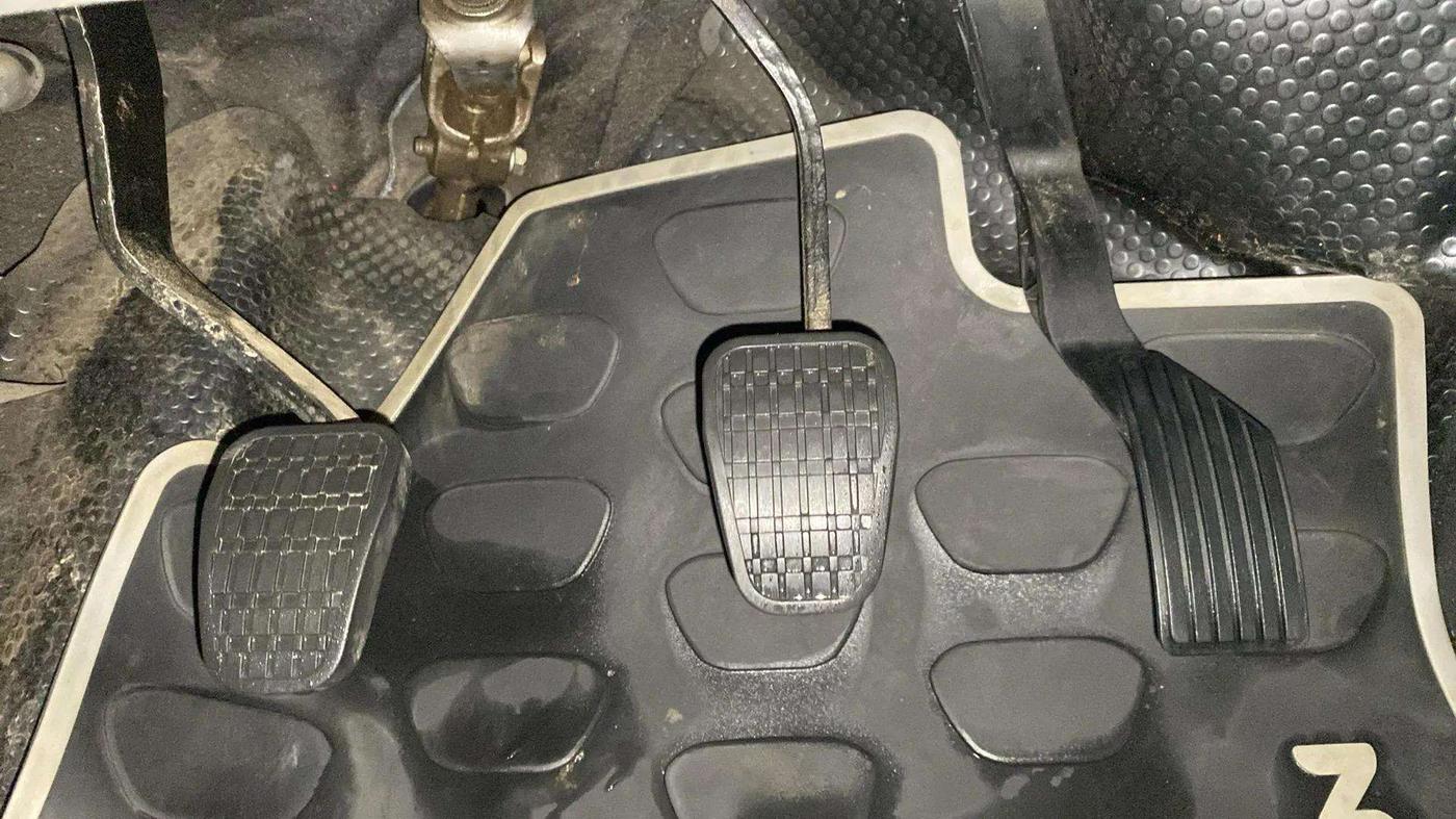 2018 Tata NEXON XM PETROL, CNG, Manual, 51,842 km, Pedals